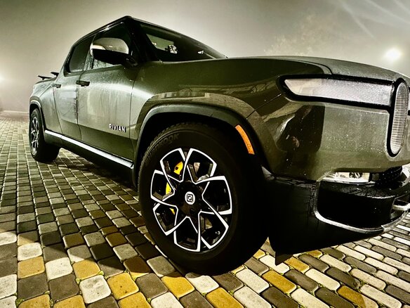 2022 Rivian R1T QM Large, зелёный, 9999999 рублей - вид 8