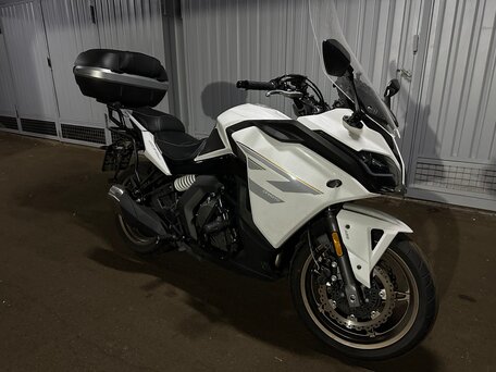 2023 CFMoto 650GT, белый, 630000 рублей, вид 1
