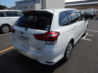 2017 Toyota Corolla Fielder XI (E160, E170, E180) Рестайлинг 1, белый, 1100000 рублей, вид 4