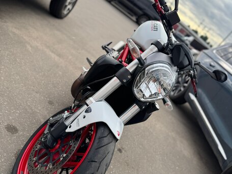 2014 Ducati Monster 821, белый, 800000 рублей, вид 1
