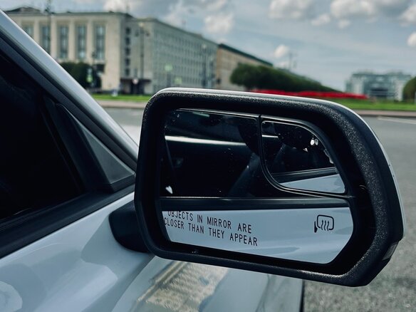 2017 Ford Mustang VI Рестайлинг, белый, 2250000 рублей - вид 27