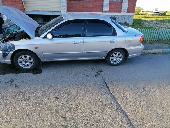 2007 Kia Spectra I Рестайлинг 2, серебристый - вид 3