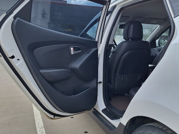 2011 Hyundai ix35 I, белый, 1050000 рублей - вид 17
