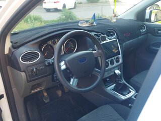 2010 Ford Focus II Рестайлинг, белый, 609000 рублей, вид 5