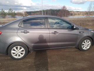2017 Kia Rio III Рестайлинг, серый, 950000 рублей, вид 4
