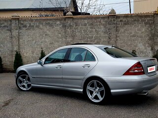 2005 Mercedes-Benz C-Класс 230 II (W203) Рестайлинг, серебристый, 1199999 рублей, вид 5