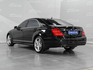 2009 Mercedes-Benz S-Класс 500 V (W221) Рестайлинг, чёрный, 1899000 рублей, вид 3