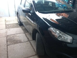 2013 Nissan Qashqai I Рестайлинг, чёрный, 980000 рублей, вид 1