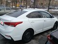 2017 Hyundai Solaris II, белый, 700000 рублей - вид 4