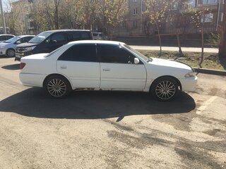 1999 Toyota Carina VII (T210), белый, 400000 рублей, вид 2