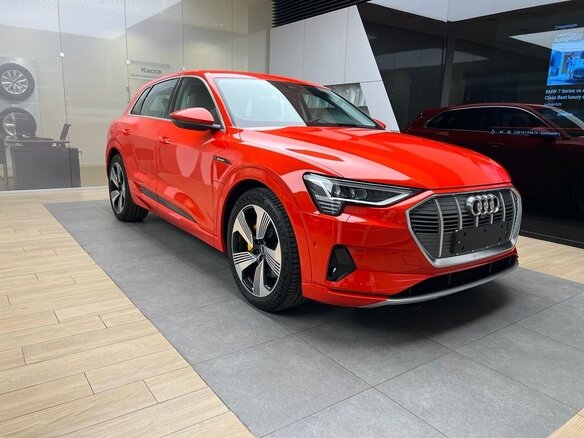 2021 Audi e-tron 55 I, красный, 7999999 рублей