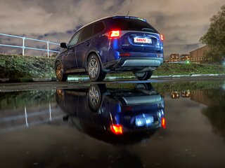 2014 Mitsubishi Outlander III Рестайлинг, синий, 1690000 рублей, вид 3