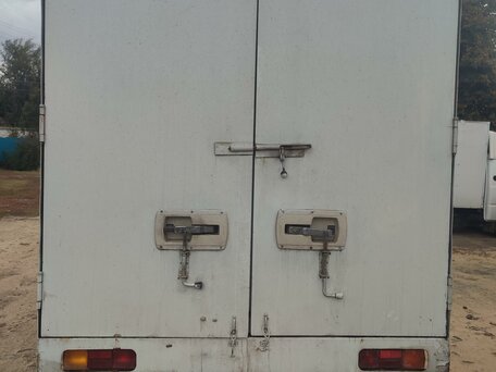 1996 Isuzu Elf (N-series), белый, 700000 рублей, вид 4