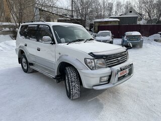 2000 Toyota Land Cruiser Prado 90 Series Рестайлинг, белый, 1950000 рублей, вид 2