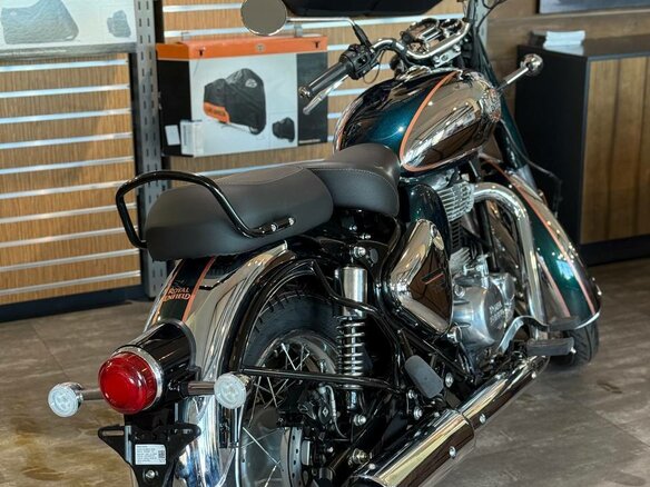 2026 Royal Enfield Classic 350, серый, 526000 рублей - вид 26