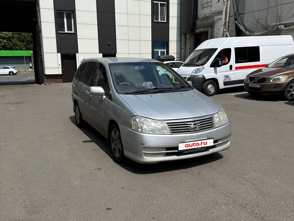 2001 Nissan Prairie III (M12), серебристый, 280000 рублей