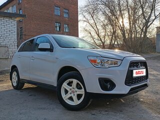 2013 Mitsubishi ASX I Рестайлинг, белый, 900000 рублей, вид 4