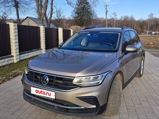 2021 Volkswagen Tiguan II Рестайлинг, золотистый, 2850000 рублей, вид 2