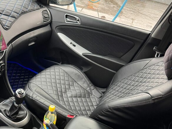2012 Hyundai Solaris I, чёрный, 900000 рублей - вид 24
