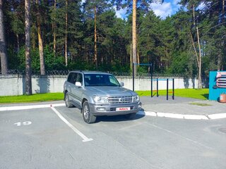2006 Toyota Land Cruiser 100 Series Рестайлинг 2, серебристый, 1850000 рублей, вид 1