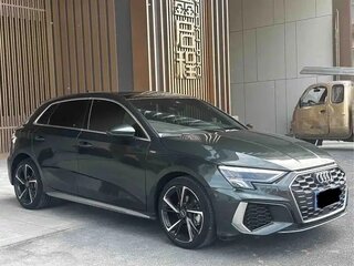 2022 Audi A3 Sportback 35 TFSI IV (8Y), зелёный, 2000000 рублей, вид 3