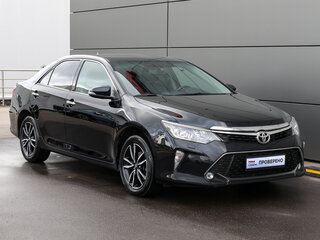 2017 Toyota Camry VII (XV50) Рестайлинг 2, чёрный, 2349000 рублей, вид 3