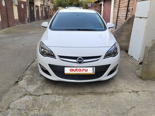 2012 Opel Astra J Рестайлинг, белый, 1680000 рублей, вид 2
