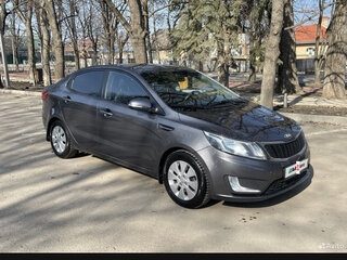 2013 Kia Rio 5-speed III, серый, 680000 рублей, вид 5
