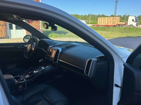 2012 Porsche Cayenne II (958), белый - вид 4