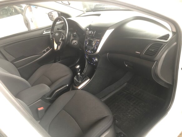 2015 Hyundai Solaris I Рестайлинг, белый, 1132000 рублей - вид 9
