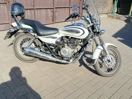2019 Bajaj Avenger, белый, 180000 рублей, вид 3