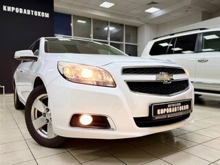 2013 Chevrolet Malibu VIII, белый, 939000 рублей, вид 2