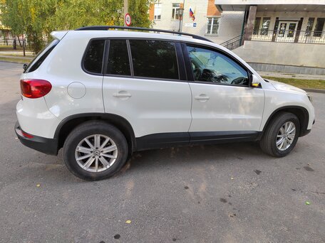 2011 Volkswagen Tiguan I Рестайлинг, белый, 860000 рублей, вид 2