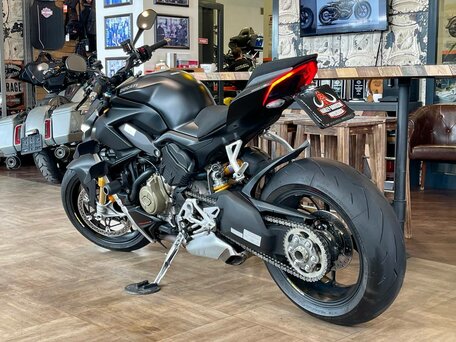 2022 Ducati Streetfighter V4, чёрный, 1900000 рублей, вид 5