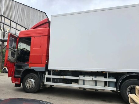 2008 DAF XF 105, красный, 5300000 рублей, вид 2