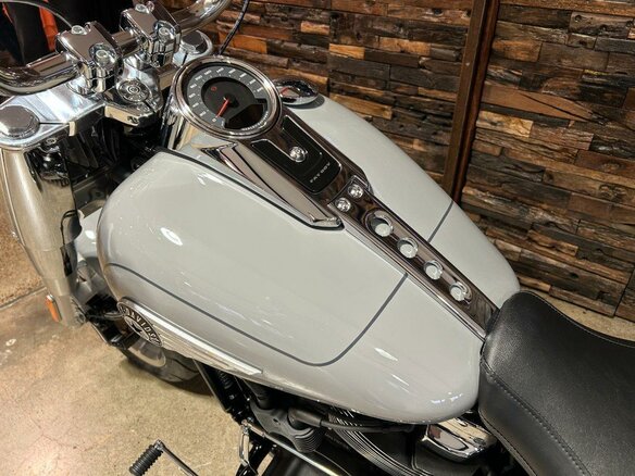 2026 Harley-Davidson Fat Boy, серый, 3350000 рублей - вид 8