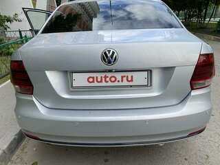 2016 Volkswagen Polo V Рестайлинг, серебристый, 700000 рублей, вид 5