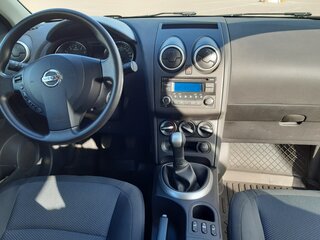 2013 Nissan Qashqai I Рестайлинг, серебристый, 1050000 рублей, вид 3