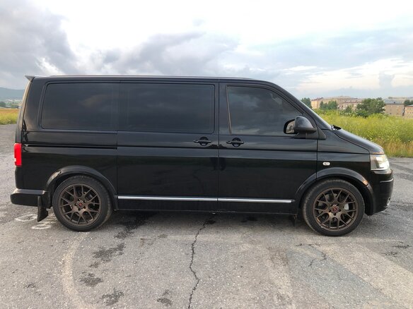 2012 Volkswagen Multivan T5 Рестайлинг, чёрный, 3650000 рублей - вид 4