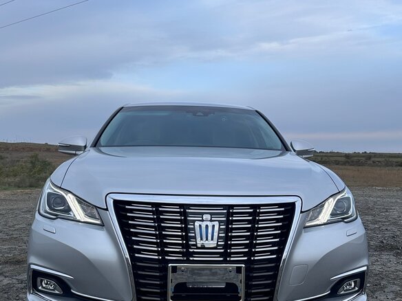 2018 Toyota Crown XIV (S210) Рестайлинг, серый, 3400000 рублей
