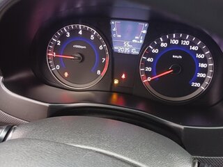 2013 Hyundai Solaris I, серебристый, 830000 рублей, вид 3