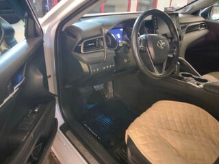 2021 Toyota Camry VIII (XV70) Рестайлинг, белый, 3400000 рублей, вид 5