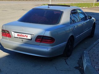 2001 Mercedes-Benz E-Класс 200 II (W210, S210) Рестайлинг, серебристый, 650000 рублей, вид 1