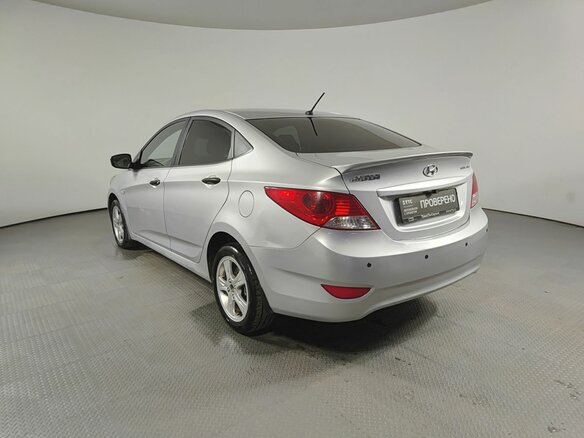 2013 Hyundai Solaris I, серебристый, 579090 рублей - вид 6