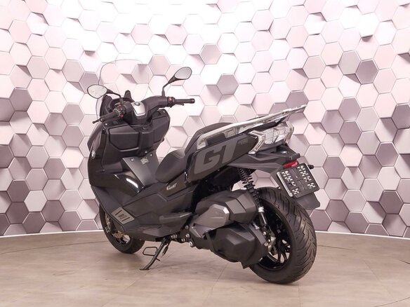 2024 BMW C 400 GT, чёрный - вид 7