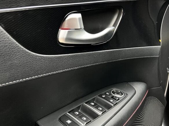 2019 Kia K3 II, серый, 1700000 рублей - вид 9