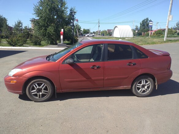 2000 Ford Focus I (North America), красный, 255000 рублей - вид 3
