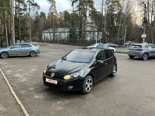 2011 Volkswagen Golf VI, чёрный, 900000 рублей, вид 1