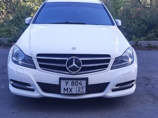 2013 Mercedes-Benz C-Класс 180 BlueEFFICIENCY III (W204) Рестайлинг, белый, 1350000 рублей, вид 2