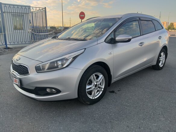 2013 Kia Ceed II, серебристый, 992000 рублей